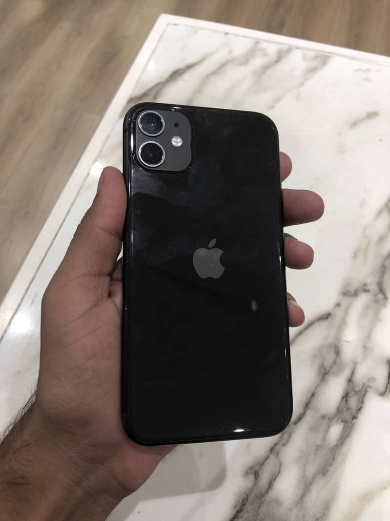 Apple iPhone 11 4