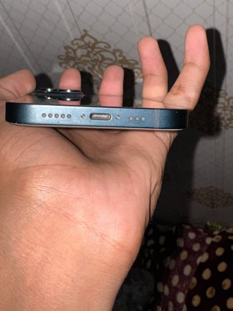Apple iPhone 14 3