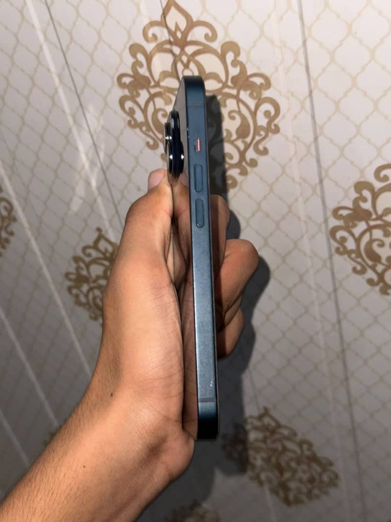 Apple iPhone 14 4