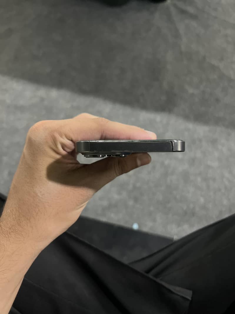 Apple iPhone 13 Pro Max 1