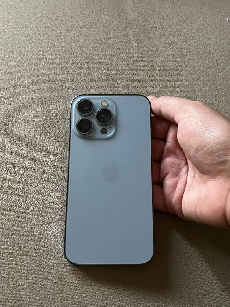 Apple iPhone 13 Pro 4