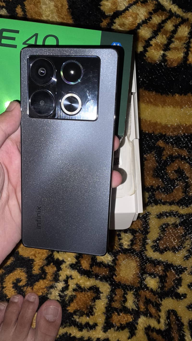 Infinix Note 40 8