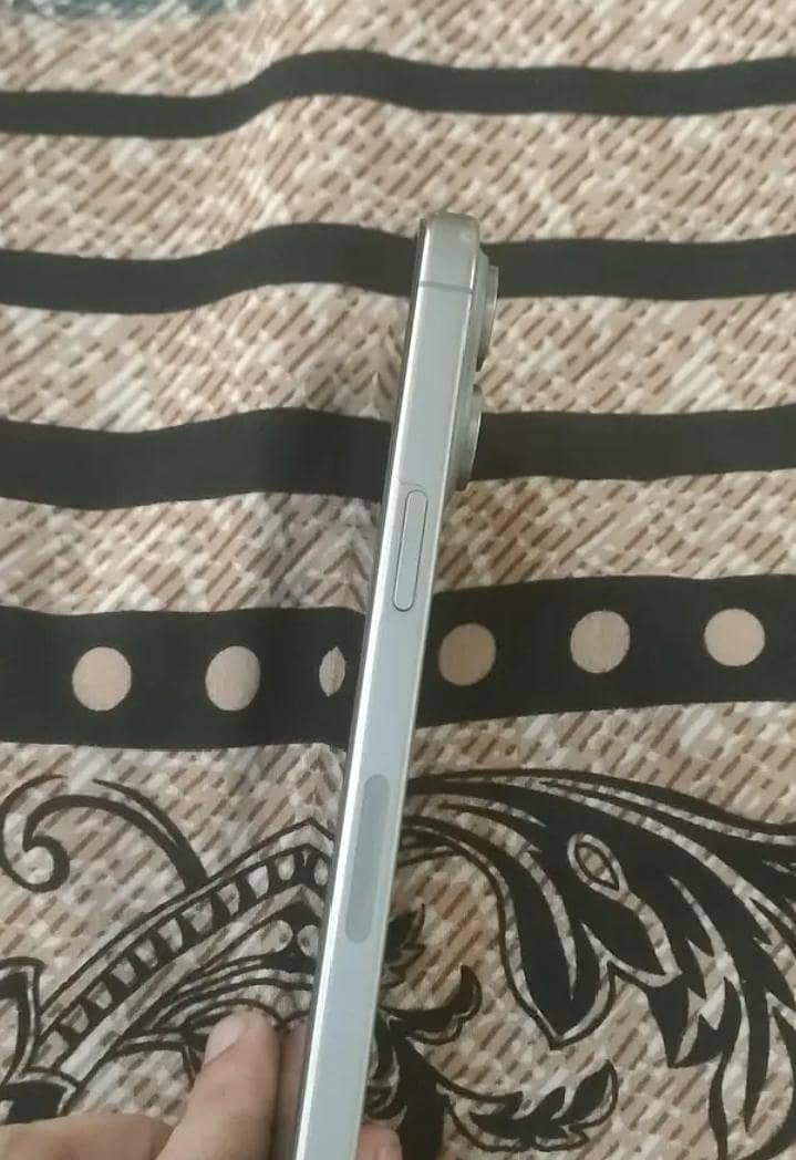 Apple iPhone 15 Pro Max 1