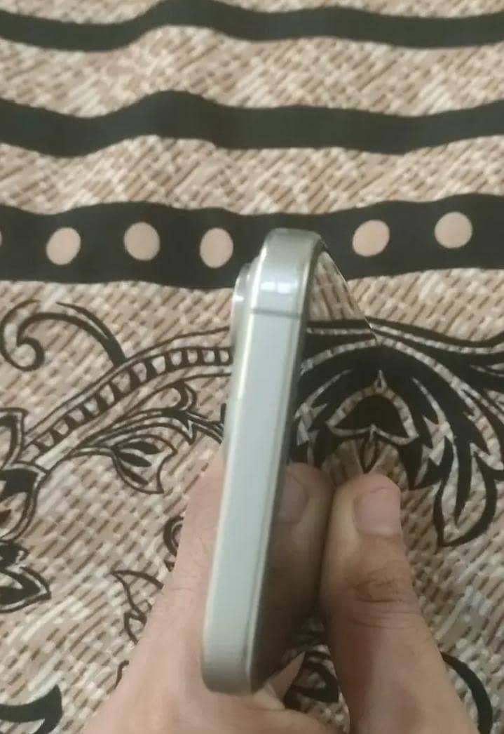 Apple iPhone 15 Pro Max 4