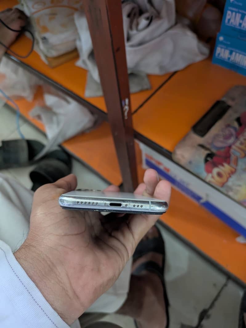 Apple iPhone 11 Pro 1
