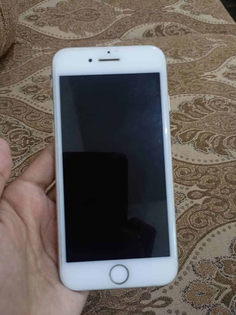 Apple iPhone 8 1