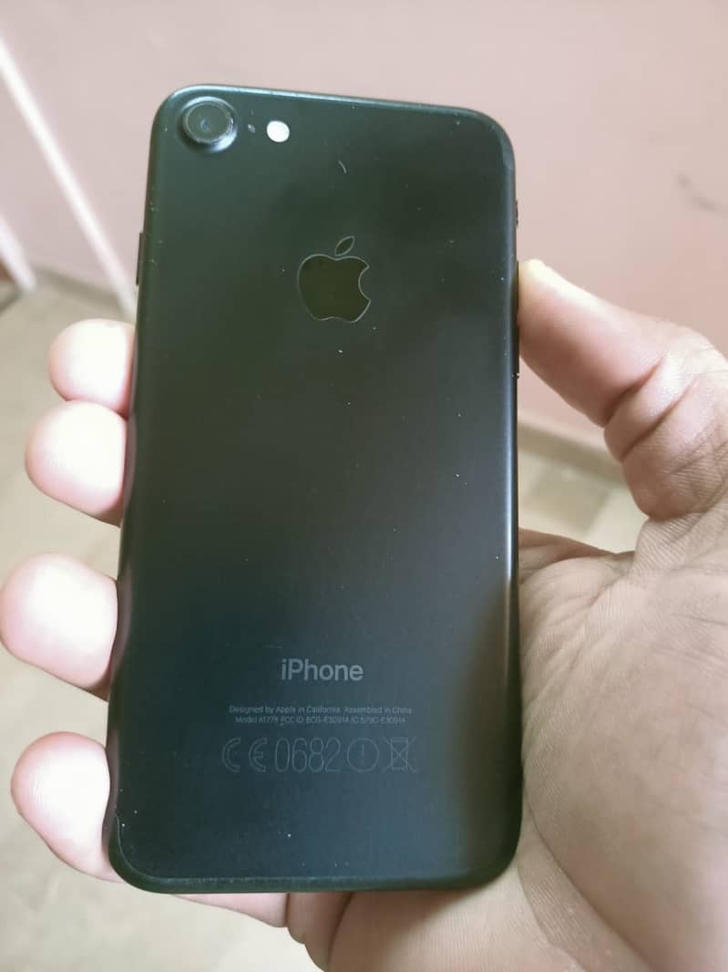 Apple iPhone 7 3
