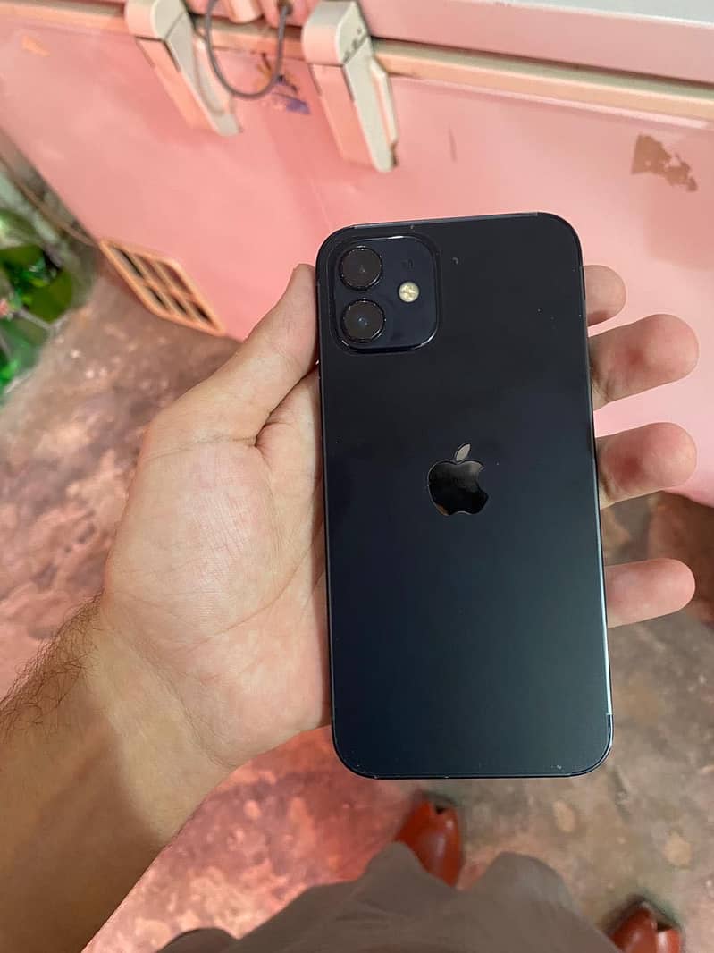 Apple iPhone 12 3