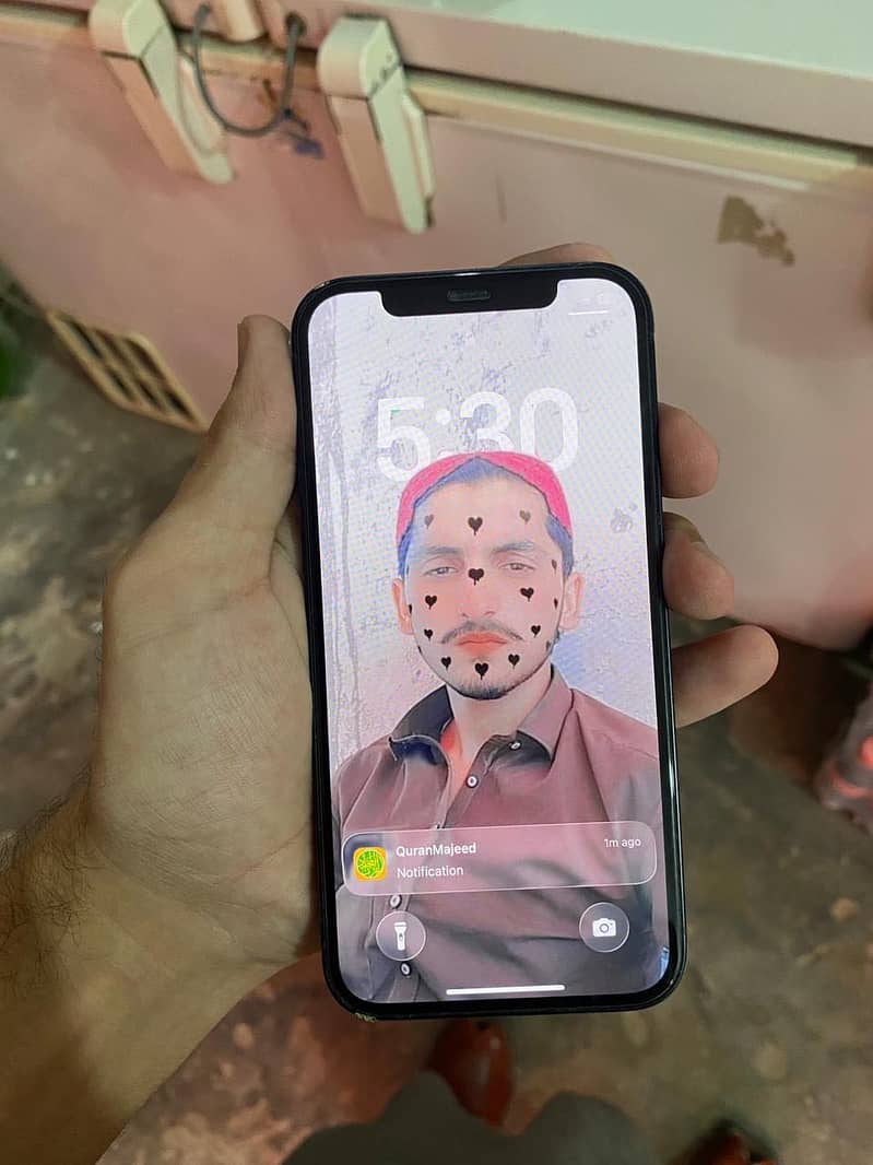 Apple iPhone 12 4
