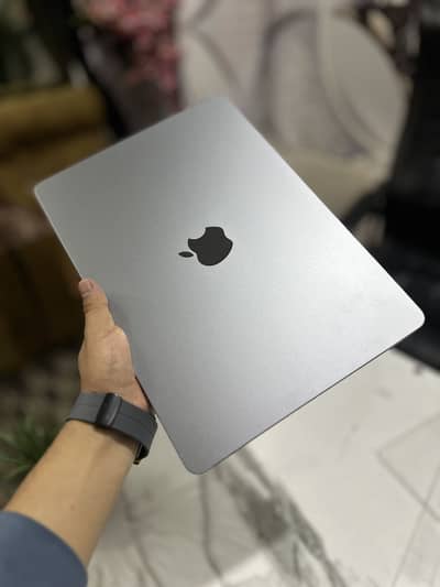 Macbook air M2.8/256