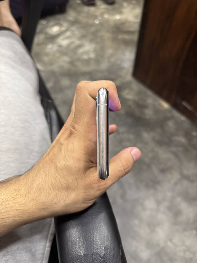 Apple iPhone 11 Pro 5