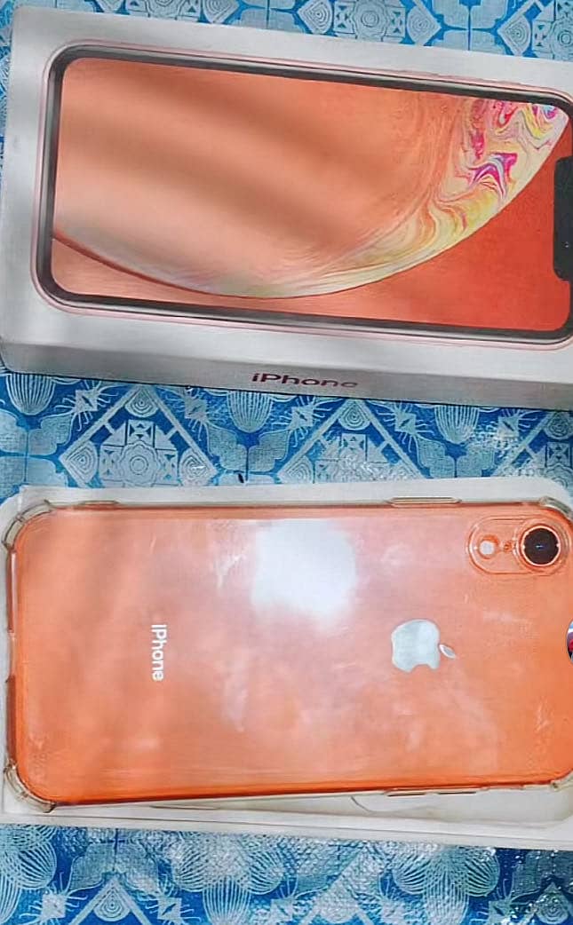 Apple iPhone XR 0