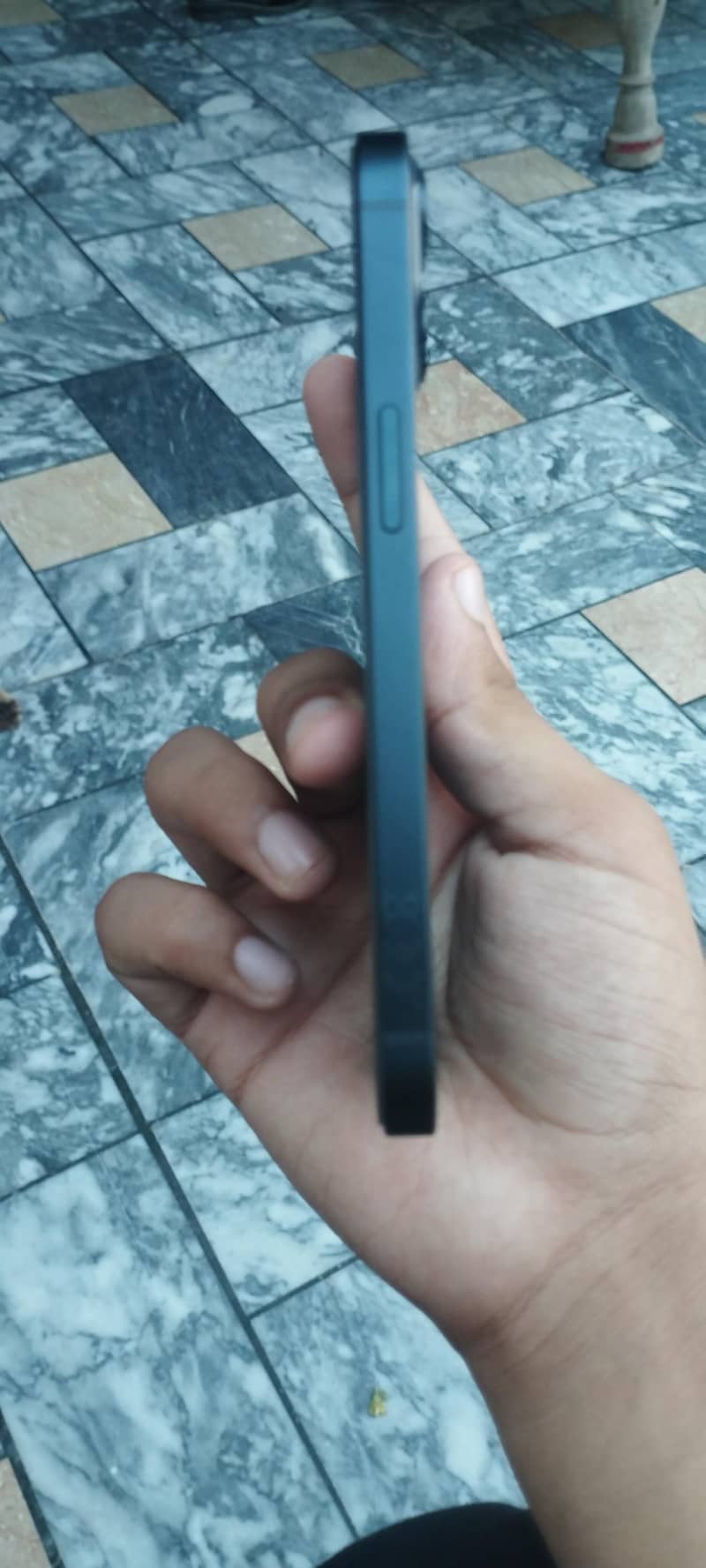 Apple iPhone 13 1