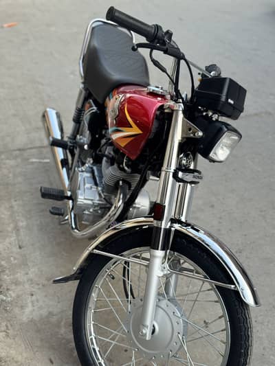 just 1150 km drive total new condition 03139409486