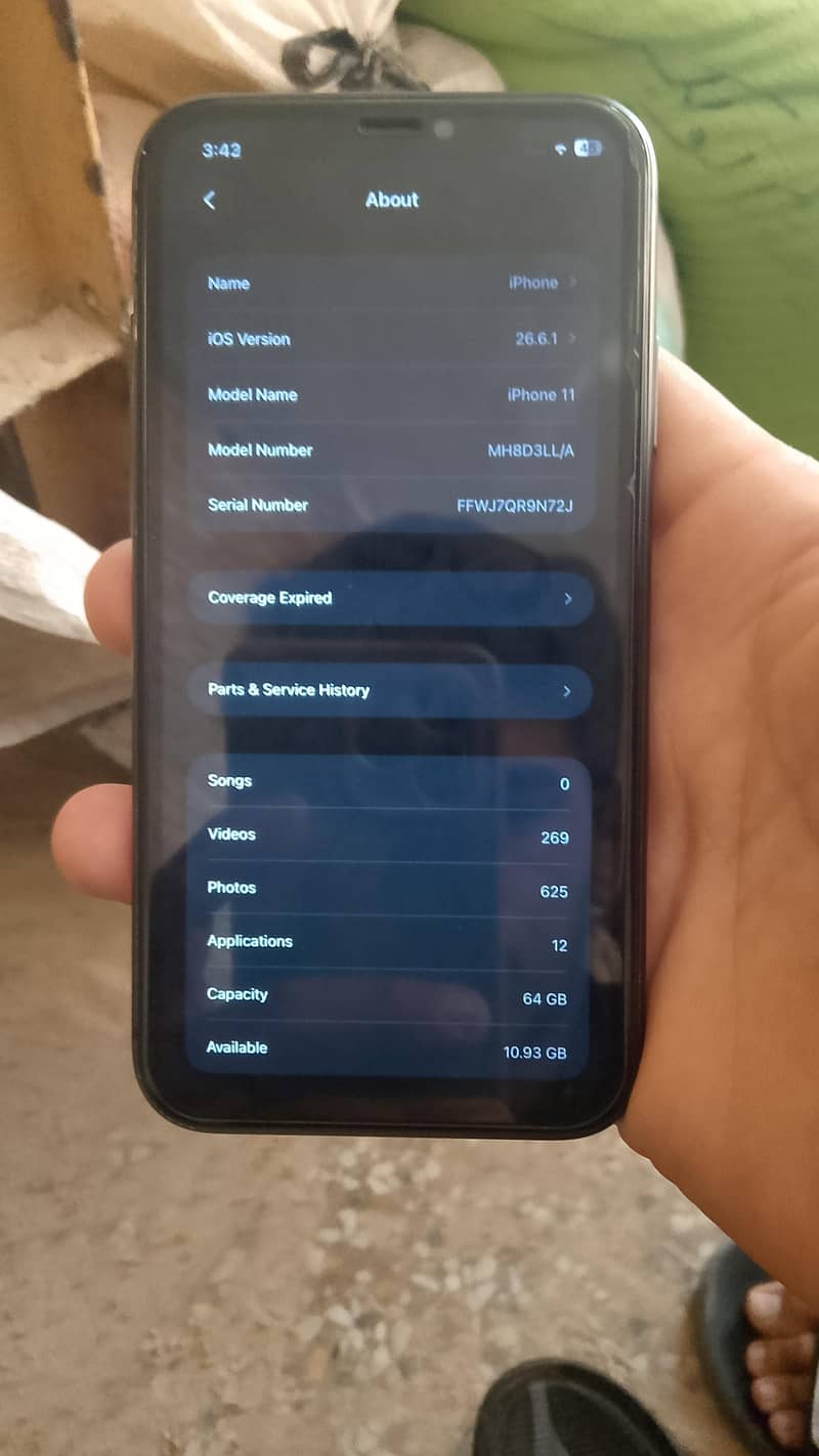Apple iPhone 11 4
