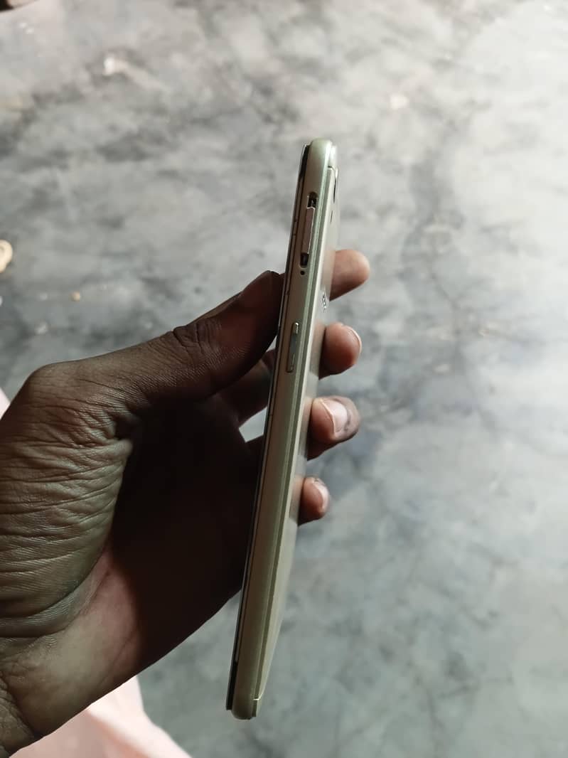 OPPO A37 5