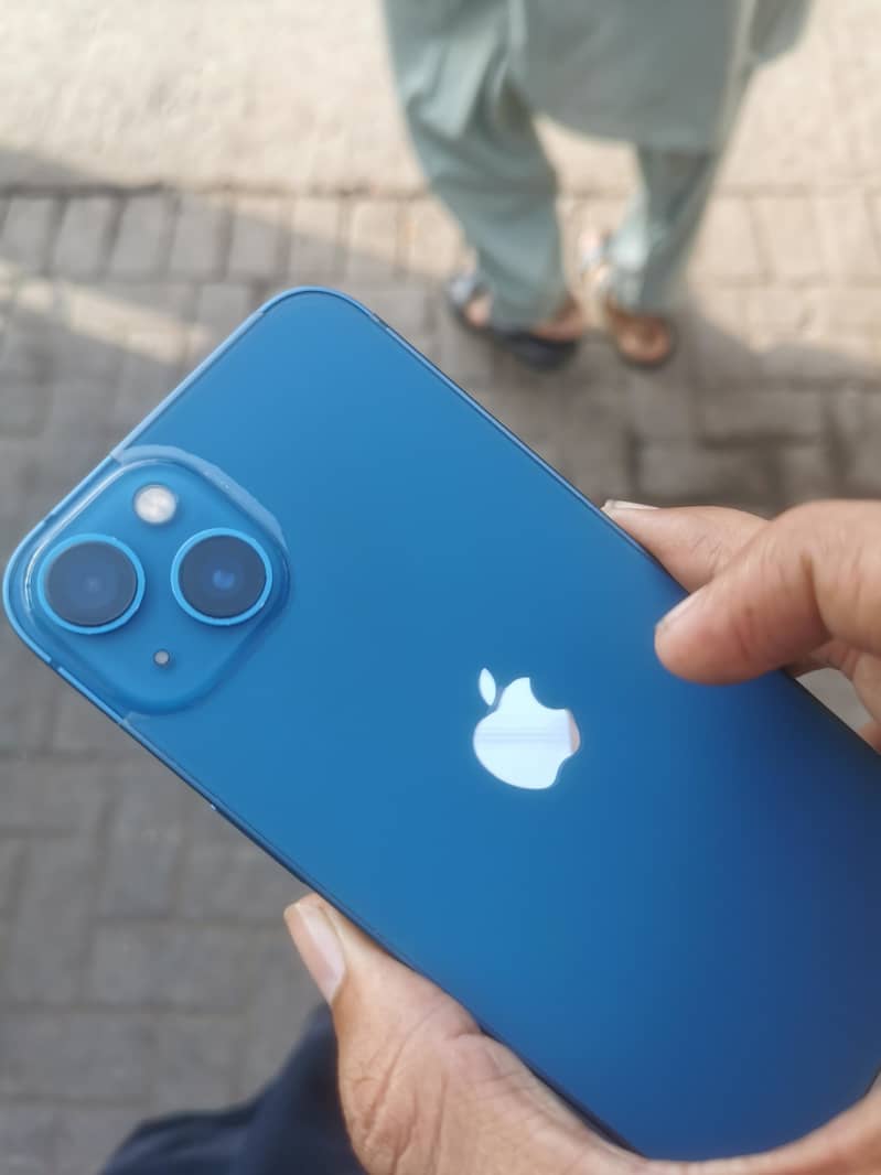 Apple iPhone 13 2