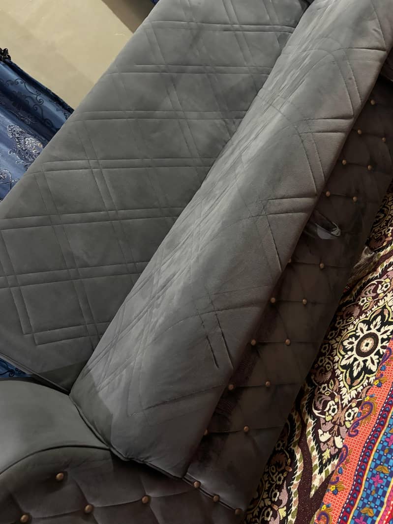 sofa comebed 1