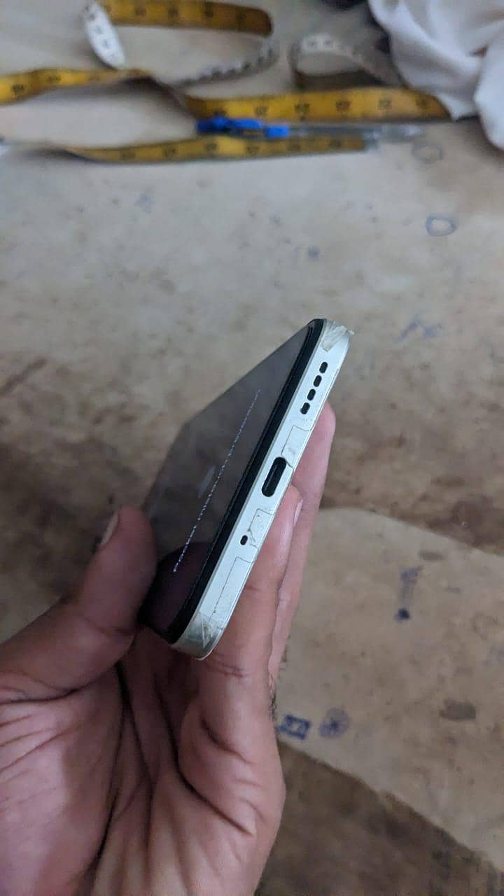 Realme C75 4