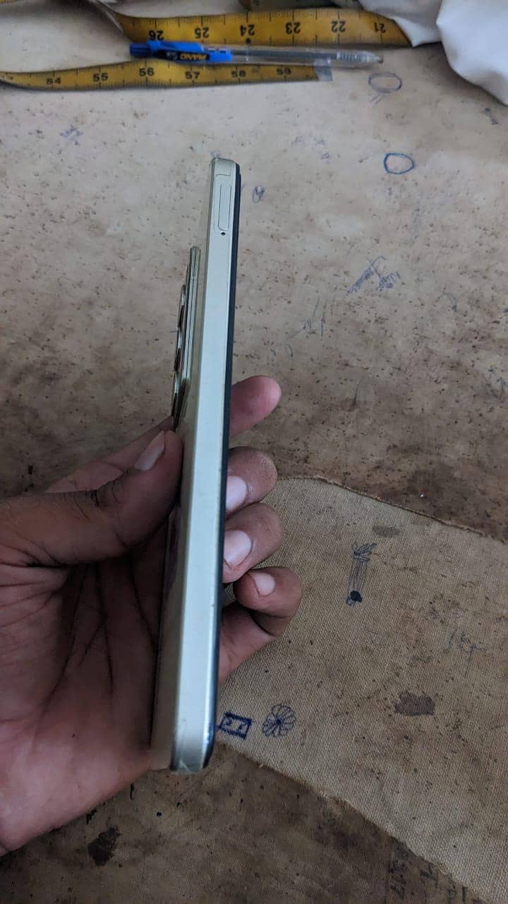 Realme C75 5