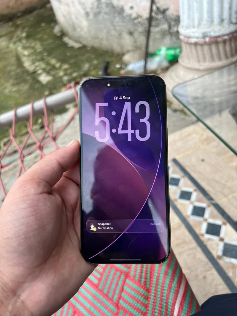 Apple iPhone 16 Pro Max 9