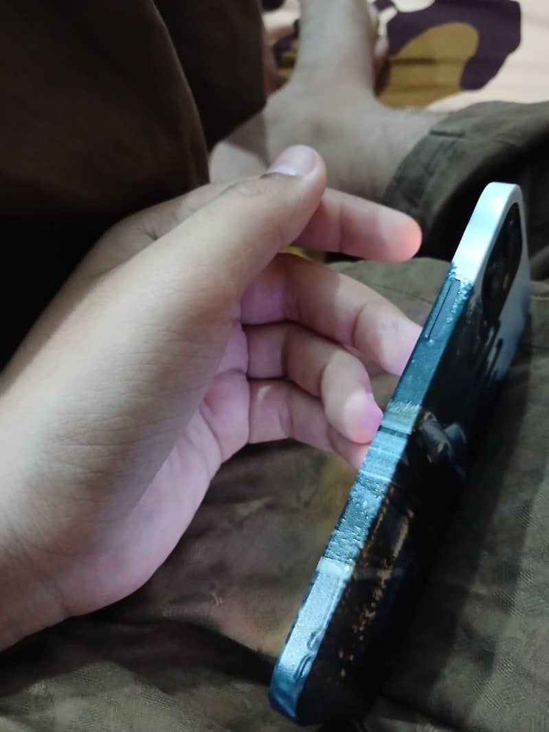 Apple iPhone 12 5