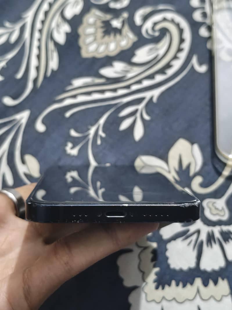 Apple iPhone 12 6