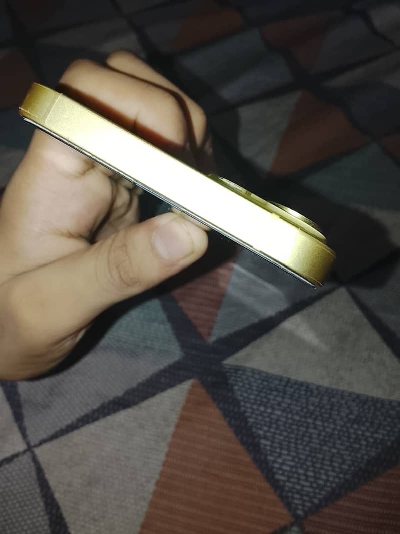 Apple iPhone 14 plus 3