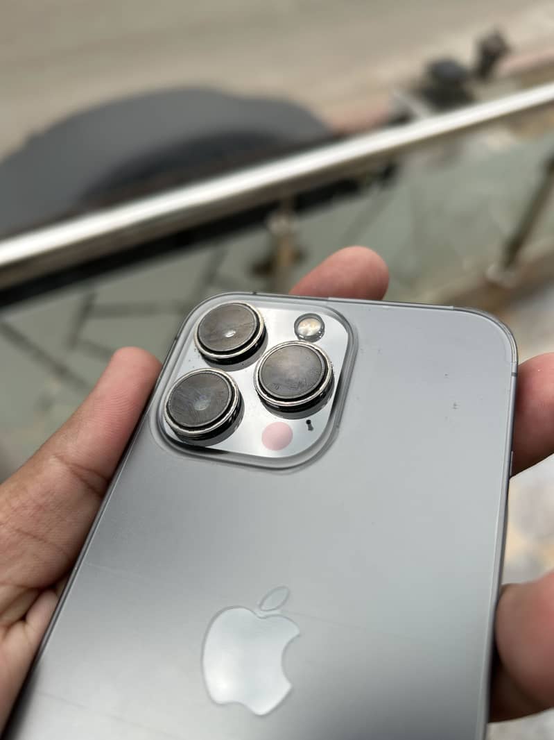 Apple iPhone 13 Pro 1