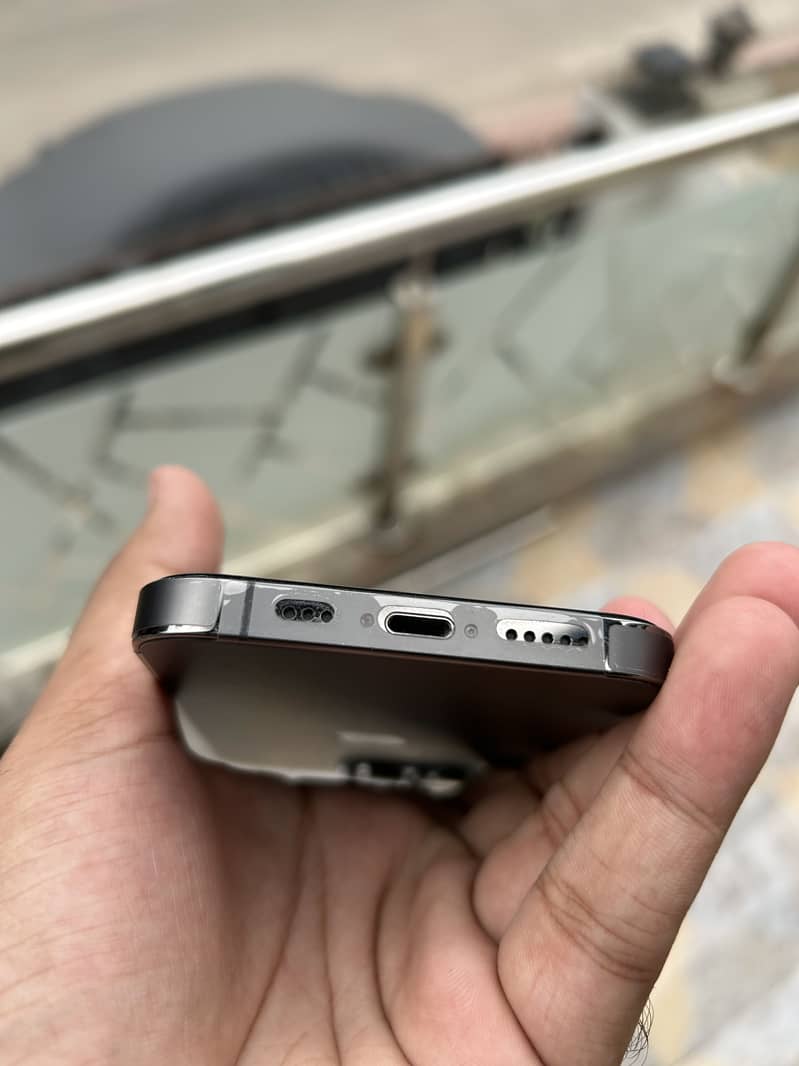 Apple iPhone 13 Pro 2