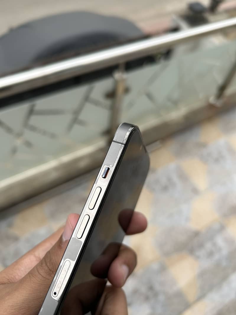 Apple iPhone 13 Pro 3