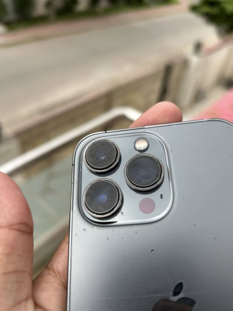 Apple iPhone 13 Pro 4