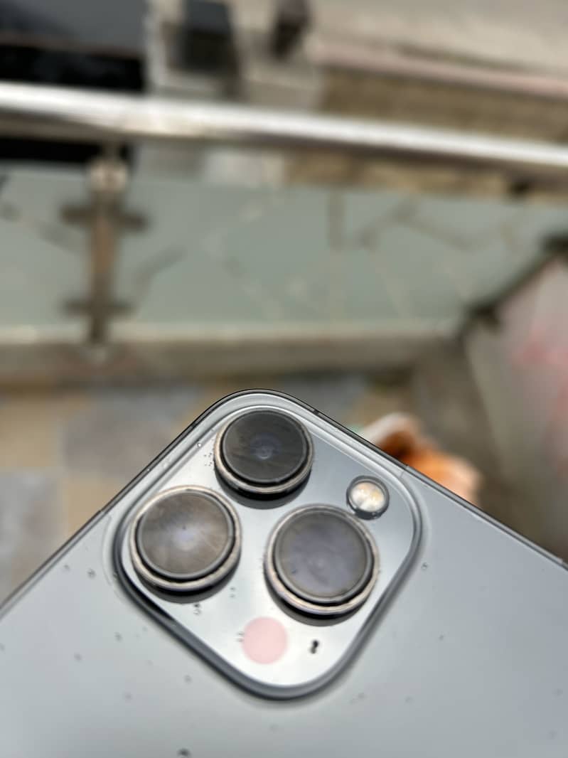 Apple iPhone 13 Pro 8