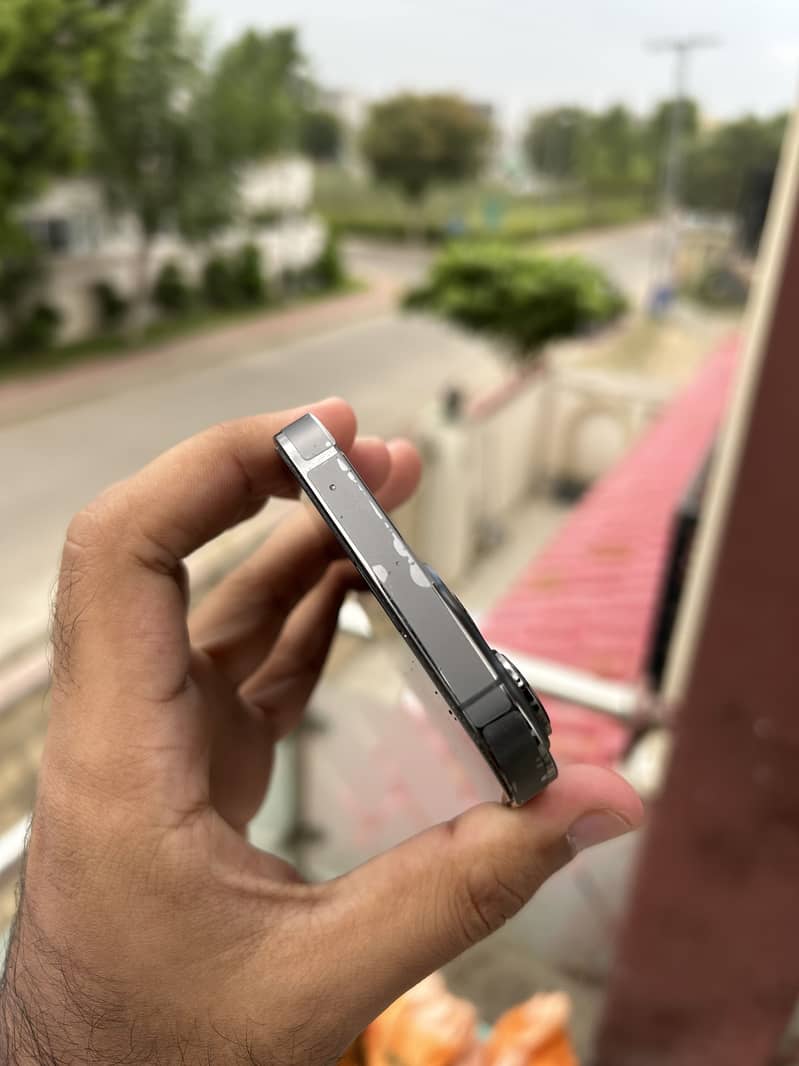 Apple iPhone 13 Pro 9