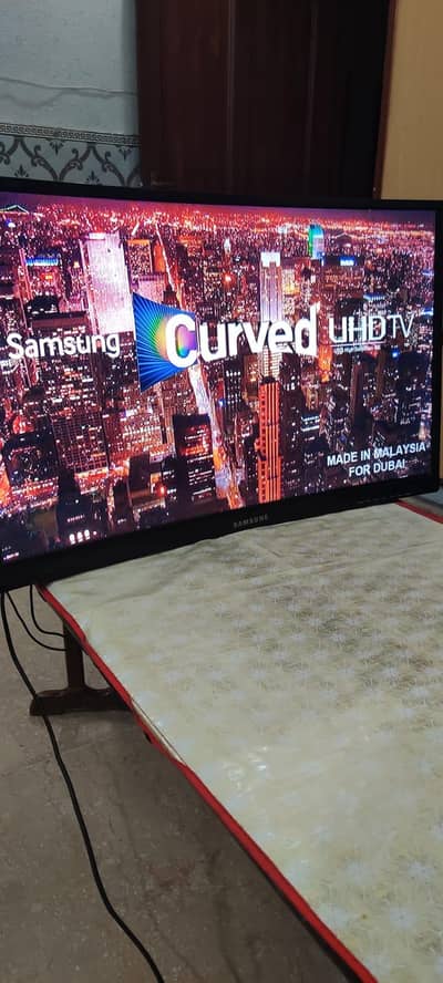 Samsung 32 inch curve pc monitor J6300