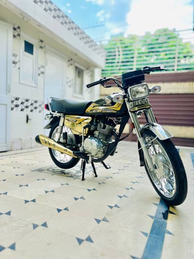 Honda 125 Gold Edition