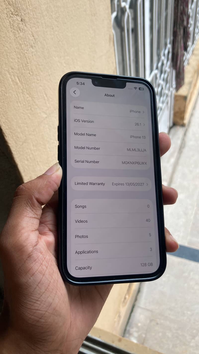 Apple iPhone 13 1