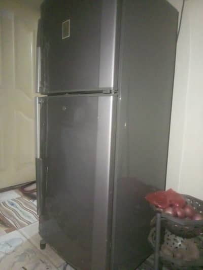 4 to 5 years used fridge in excellent running condition
