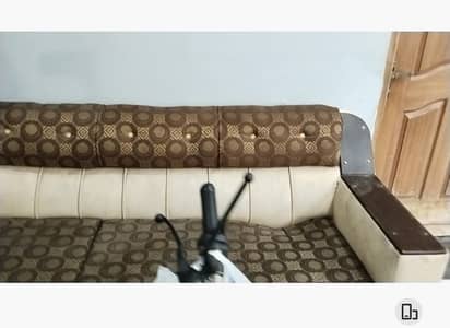 3 seater and 1 seater