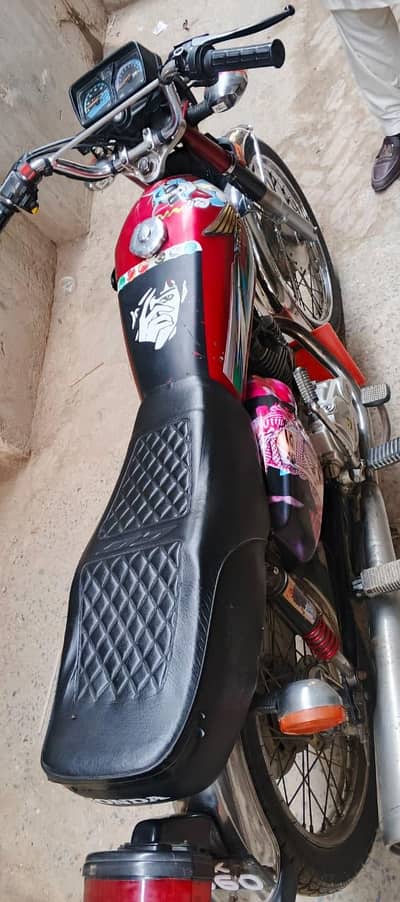 BHOt achi bike hai or koi b Kam ni hony wala