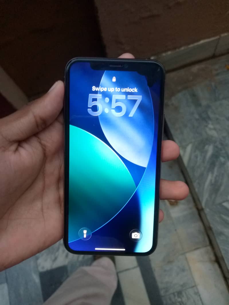 Apple iPhone 11 Pro 1