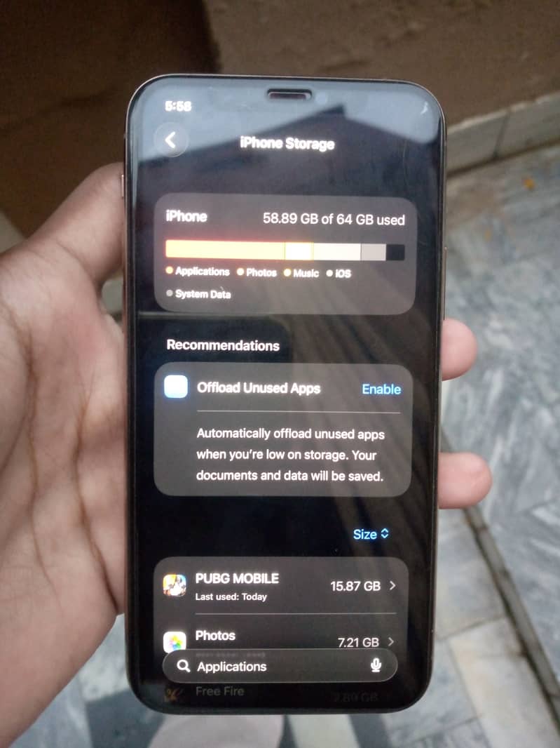 Apple iPhone 11 Pro 4