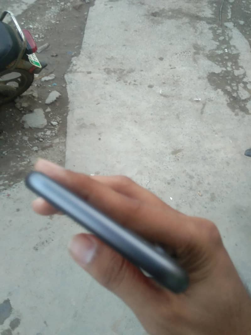 Apple iPhone 11 2