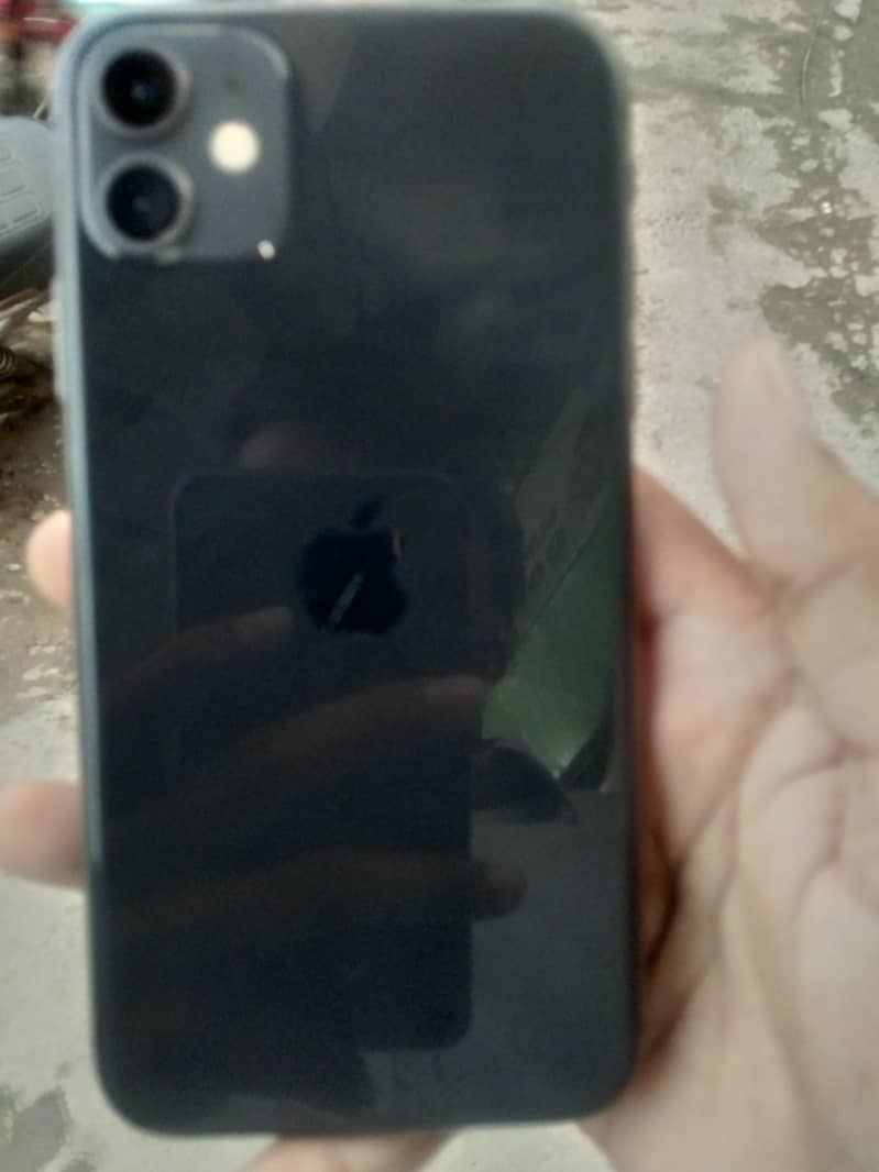 Apple iPhone 11 4