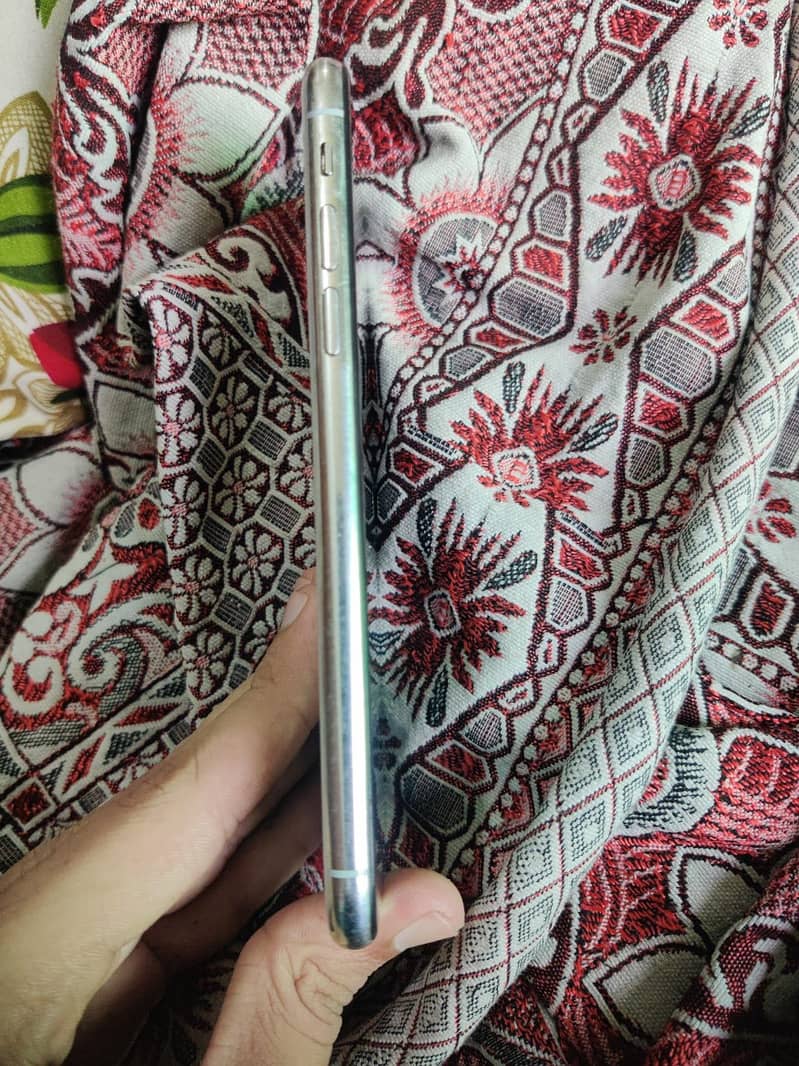 Apple iPhone X 2