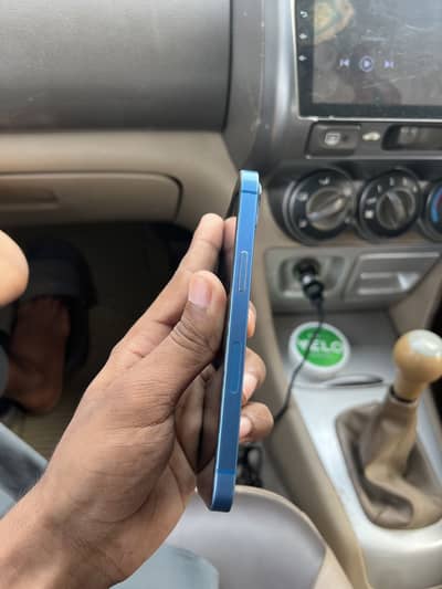 Apple iPhone 13 jv