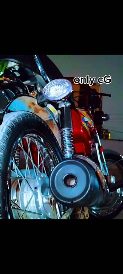 bike okay hain  one hend use ghr. pay khariwi hain. koi kam. nhi hain