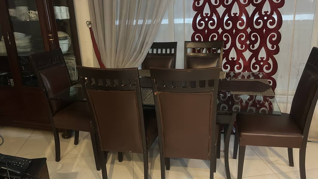 Dining table 0