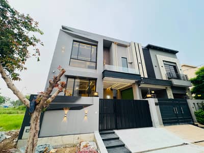 5 MARLA ULTRA MODERN HOUSE FOR SELL IN DHA 9 TOWN