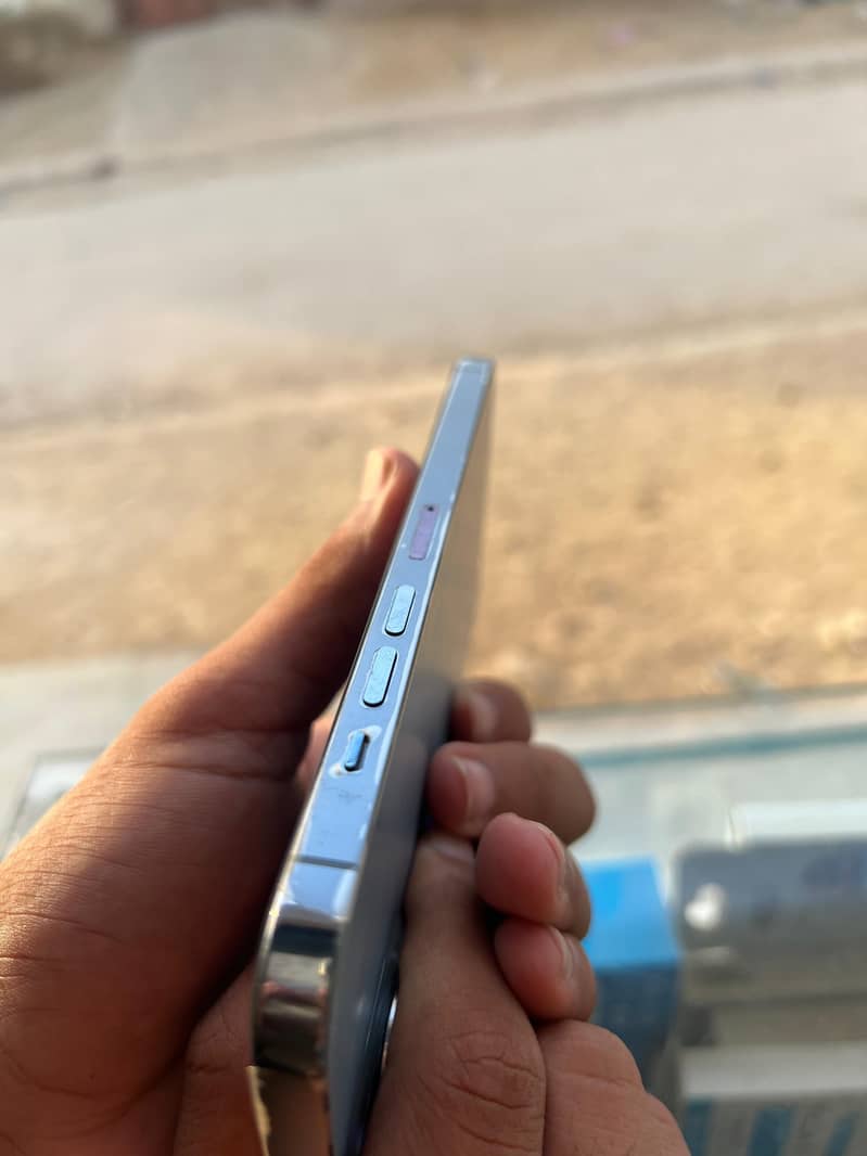 Apple iPhone 13 Pro Max 1